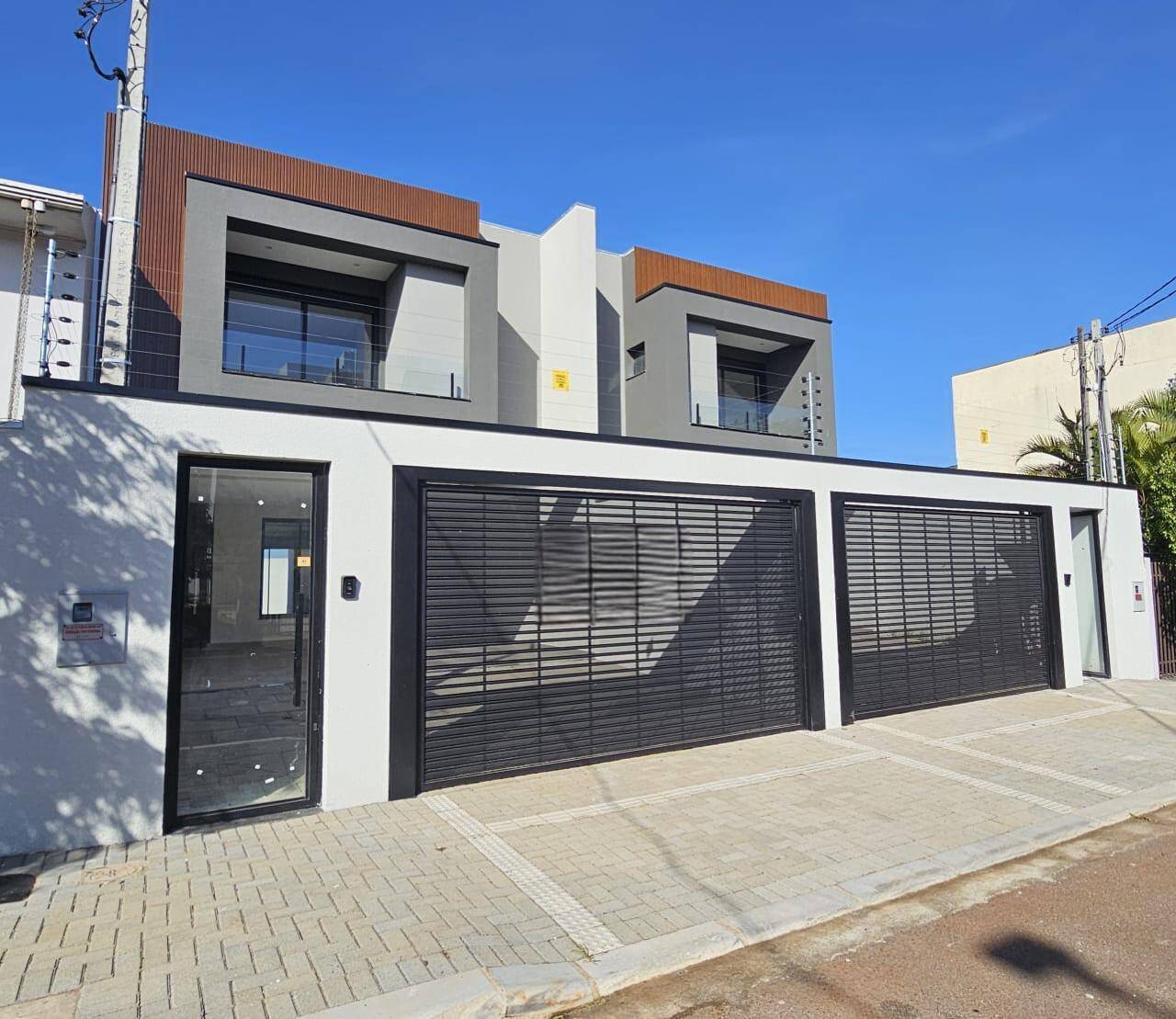 #586 - Sobrado para Venda em Cascavel - PR