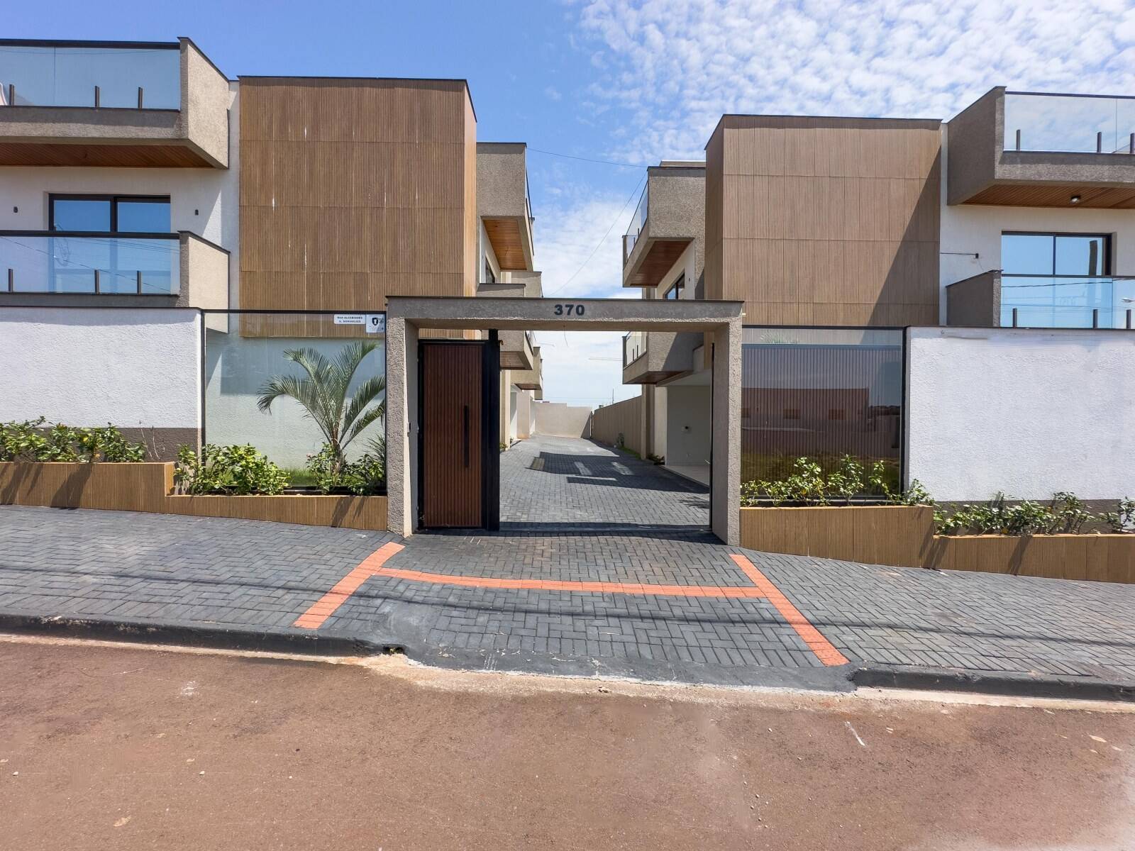 #370 - Sobrado para Venda em Cascavel - PR
