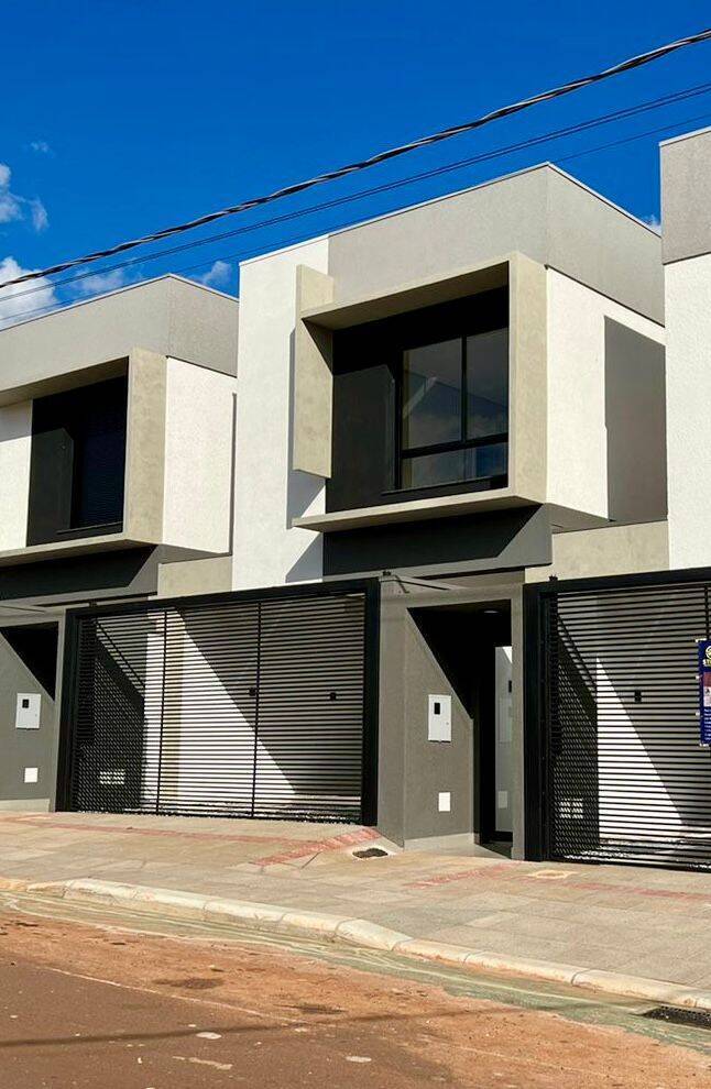 #929 - Sobrado para Venda em Cascavel - PR