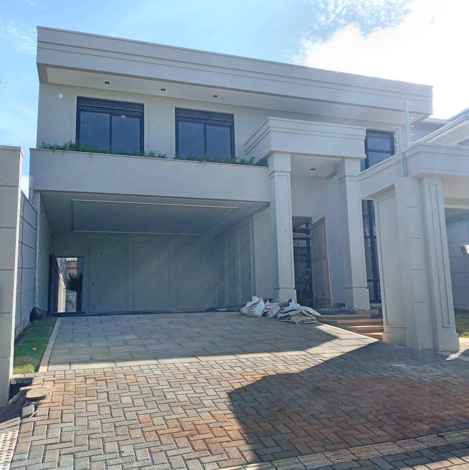 #1103 - Sobrado para Venda em Cascavel - PR