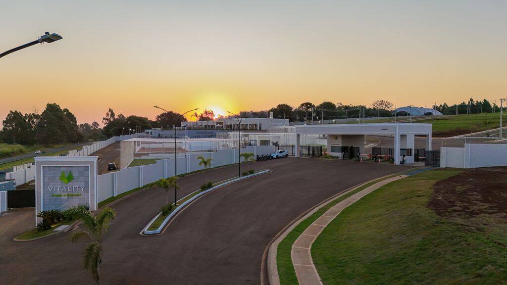 #122 - Terreno em condomínio para Venda em Cascavel - PR