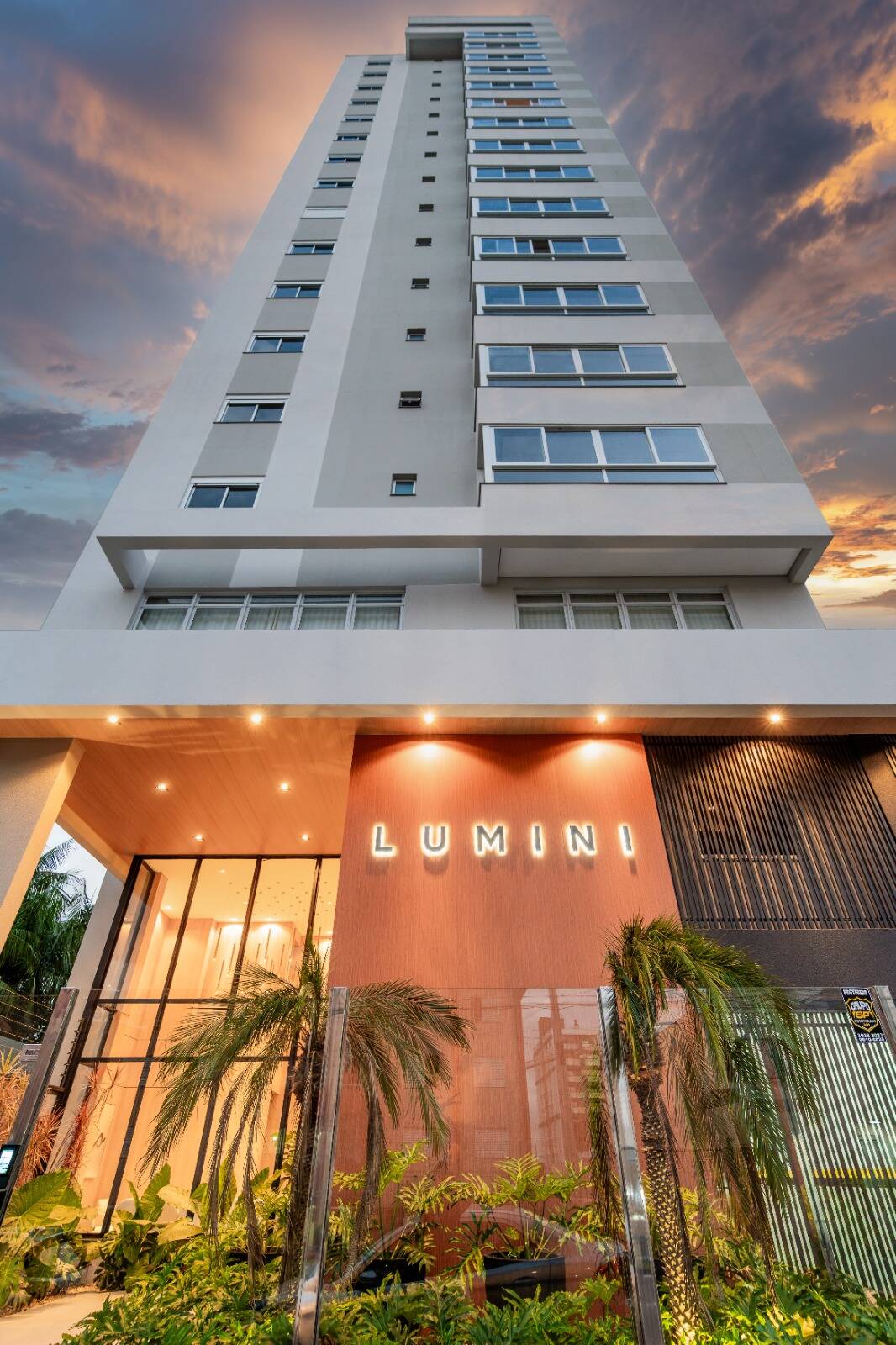 #348 - Apartamento para Venda em Cascavel - PR