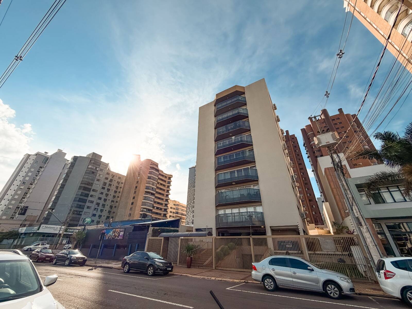 #1214 - Apartamento para Venda em Cascavel - PR