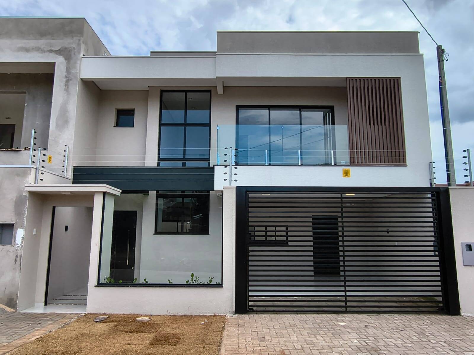 #1108 - Sobrado para Venda em Cascavel - PR