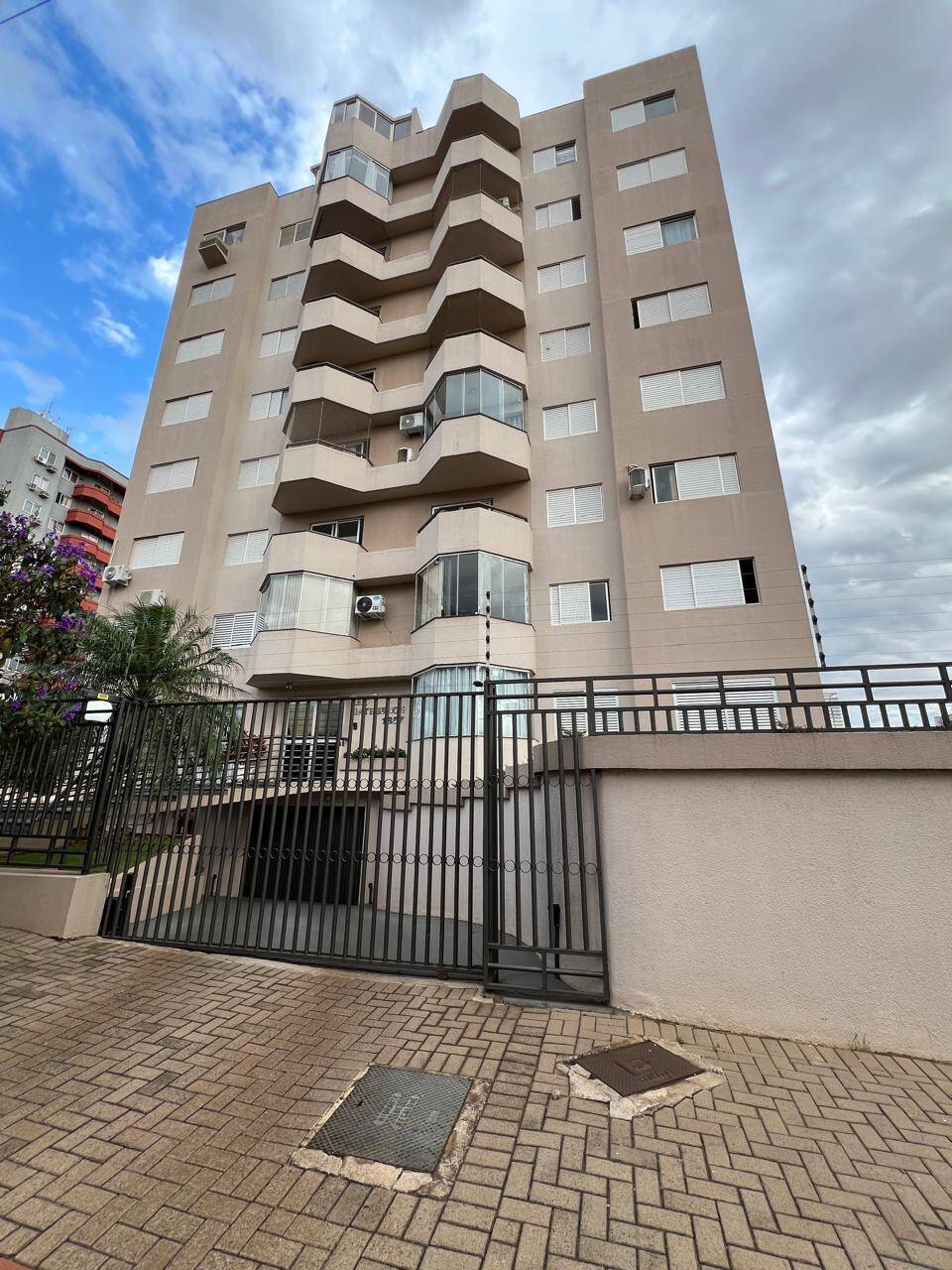 #1228 - Apartamento para Venda em Cascavel - PR