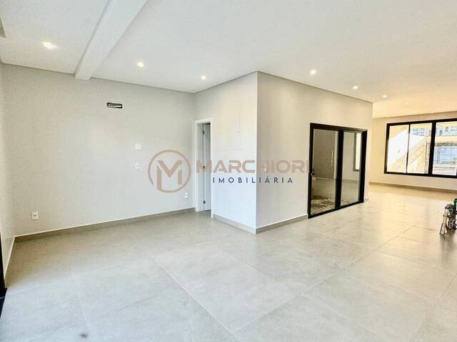 Sobrado para Venda em Cascavel - 5