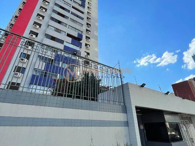 #651 - Apartamento para Venda em Cascavel - PR