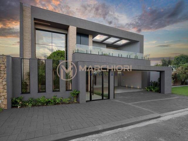 #1084 - Sobrado para Venda em Cascavel - PR