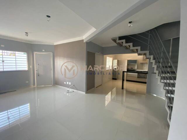 Sobrado para Venda em Cascavel - 4