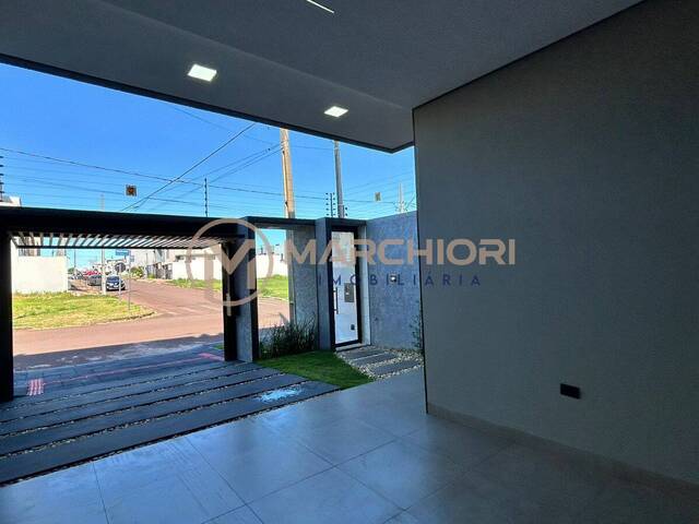 Sobrado para Venda em Cascavel - 3