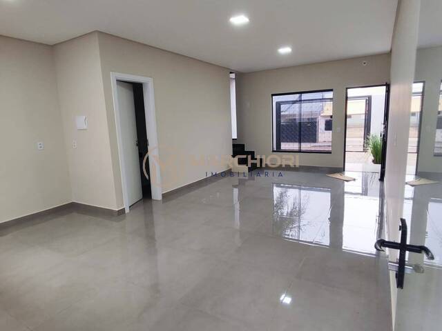 Sobrado para Venda em Cascavel - 4